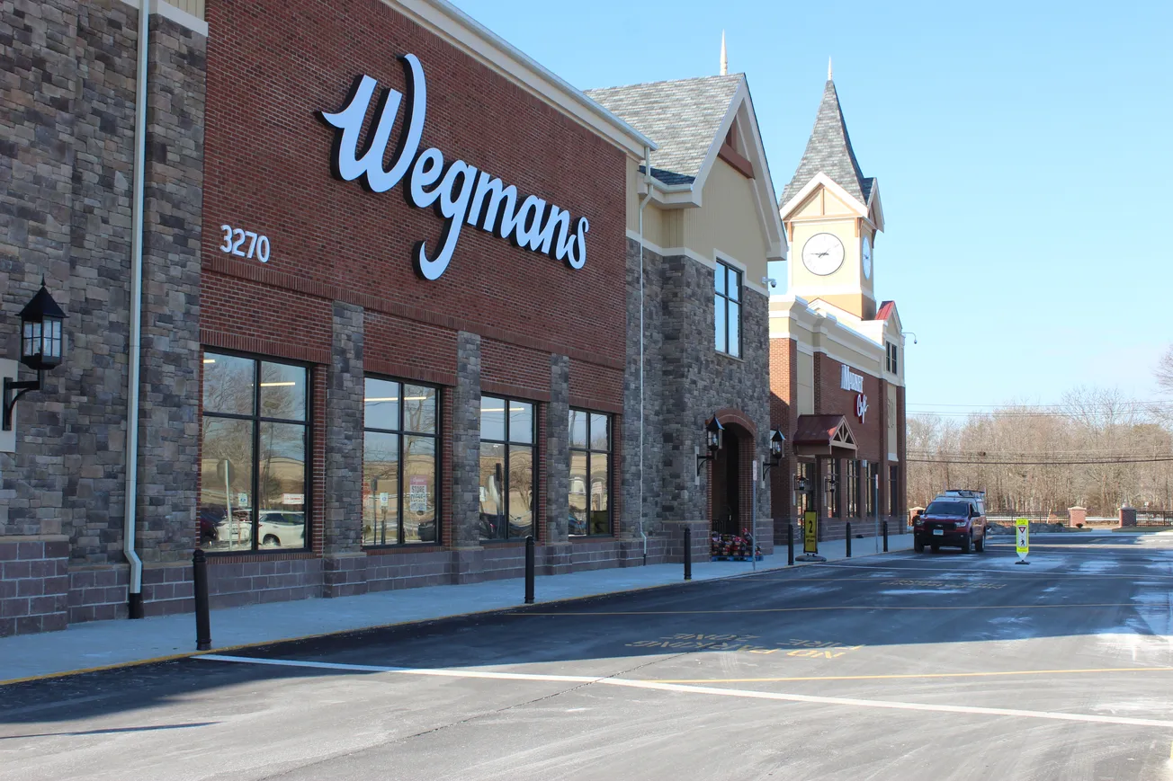 Wegmans holds sneak peak for first Long Island location