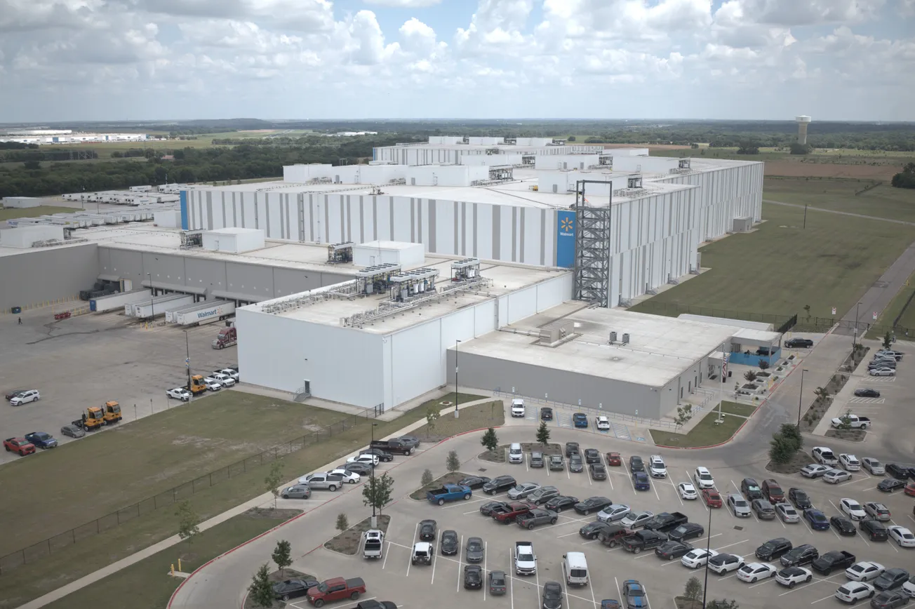 Walmart opens high-tech perishable distribution center in Texas