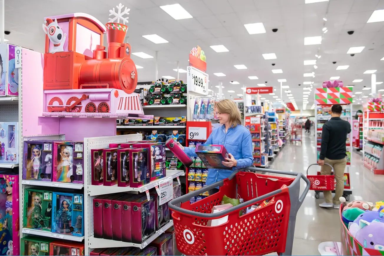 Target woos holiday shoppers with daily and weekly deals and an early Black Friday event